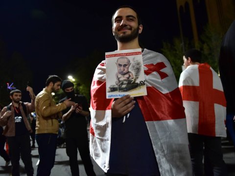 Gürcüstanda etirazlar gecə də davam edib - FOTO