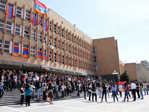 İrəvanda terror HƏYƏCANI - Tələbələr və müəllimlər təxliyə edildi