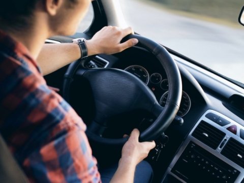 Narkotikin təsir altında maşın idarə edən sürücü saxlanıldı