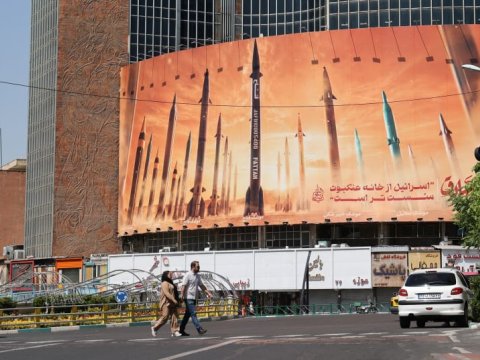 Xameneinin doğum günündə İrana zərbələr - Yeni müharibə olacaq?