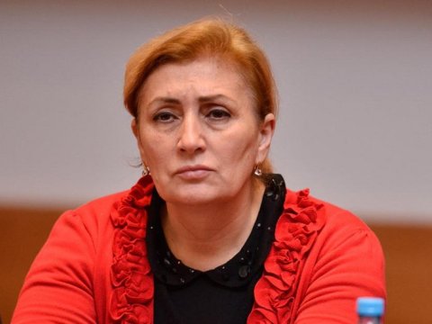 Deputat özəl məktəblərin təhsil haqlarından NARAZIDIR