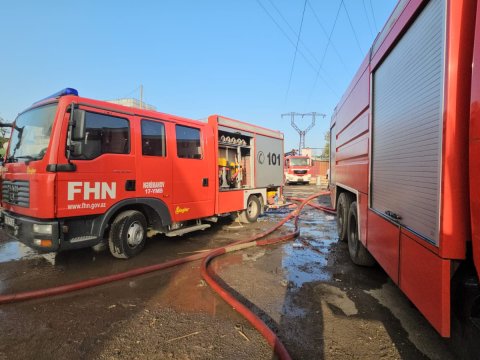 Bazardakı yanğın söndürüldü - YENİLƏNİB