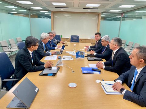 Nazir Vaşinqtonda Orta Dəhlizdən danışdı 