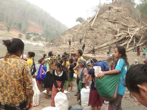 Myanmada toqquşmalar - Əhali Tailanda köçür