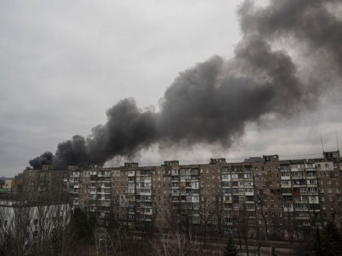 Ruslar Xarkovu bombaladı - Yaralı var 