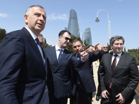 Gürcüstanlı deputatlar Bakını seyr etdilər - FOTO