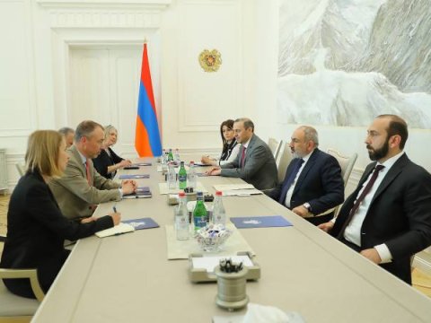 Klaar Paşinyanla görüşdü: Delimitasiya prosesini tam dəstəkləyirik!