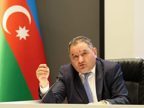 UNEC-in Elmin Populyarlaşdırılması Mərkəzinin rəhbəri tədqiqatçılarla görüşdü - FOTO