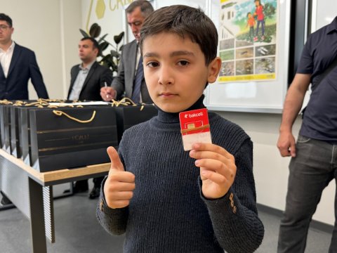 Füzuliyə köçənlərə ödənişsiz danışıq sim-kartları hədiyyə edildi