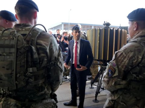 Britaniya müdafiə sənayesini müharibə rejiminə keçirir