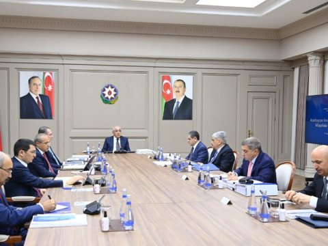 Hökumətin iqtisadi komandası toplaşdı - Baş nazir tapşırıqlar verdi