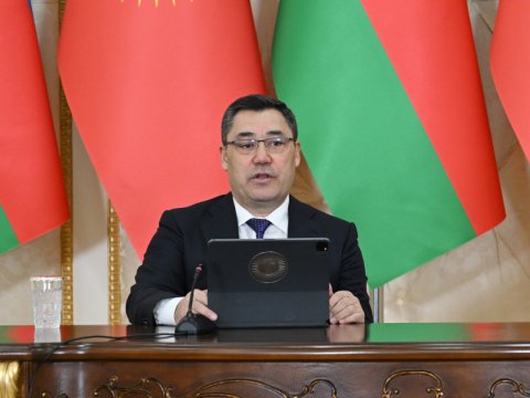 Sadır Japarov Ağdamda məktəbin tikintisindən DANIŞDI
