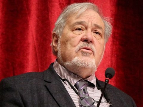 İlber Ortaylının halı pisləşdi - Uçuş ləğv olundu