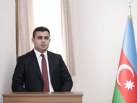 Yeni Baş nazir kollektivə təqdim edildi