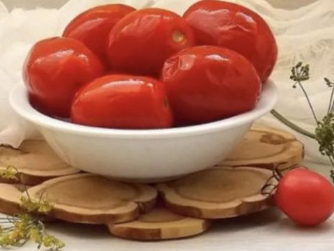 61 yaşlı kişi pomidor turşusundan zəhərlənərək öldü