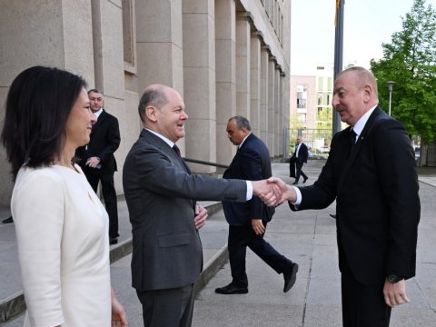 İlham Əliyevin Berlin səfəri bəzi dairələri narahat edib - Erməni lobbisinin ucuz şousu