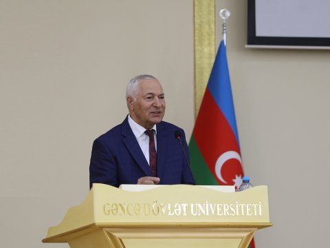 Professor Asif Rüstəmli Gəncə Dövlət Universitetində ustad dərsi keçib