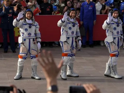 Çin kosmosa yeni astronavtlar göndərir