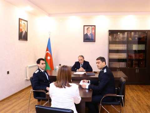 Baş prokuror Ağdaşda vətəndaşları qəbul edib