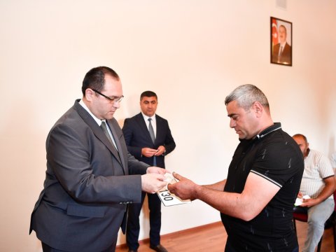 Nazir Ağstafada fermerlərlə görüşdü - FOTO