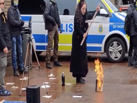 Stokholmda yenə Quran YANDIRILDI