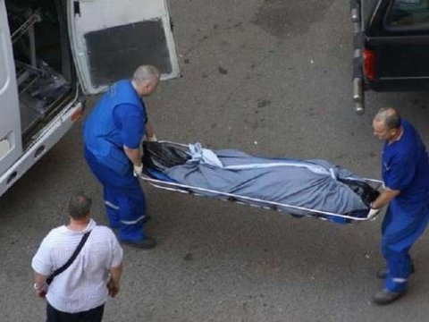 Bakıda mənzildə kişi meyiti TAPILDI