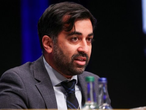 Baş nazir istefa verdi