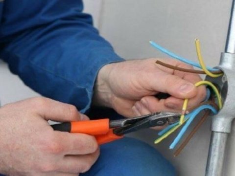 28 yaşlı gənci elektrik cərəyanı vuraraq öldürdü