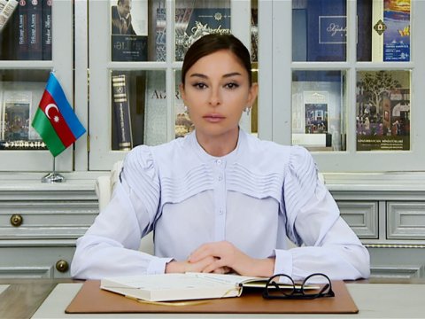 Mehriban Əliyeva xanım şahmatçımızı TƏBRİK ETDİ 