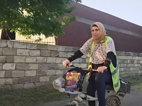 Masallıda işə velosipedlə gedib-gələn yeganə qadın - VİDEO