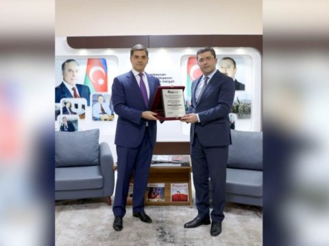 Əhməd İsmayılov Sığortaçılar Assosiasiyasının icraçı direktoru ilə görüşdü