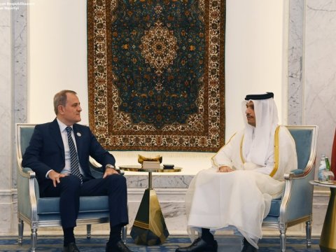 Ceyhun Bayramov Qətərin baş naziri ilə görüşüb