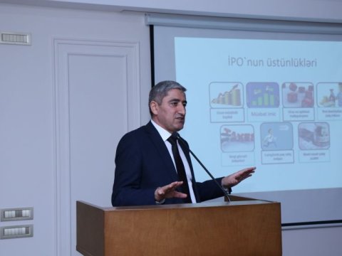 İqtisadçı ekspert tələbələrə master-klass keçdi - FOTO