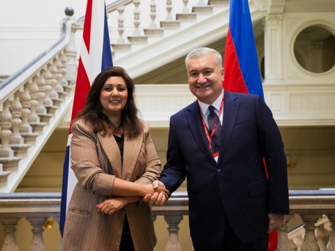 Səfir britaniyalı nazirlə görüşdə...
