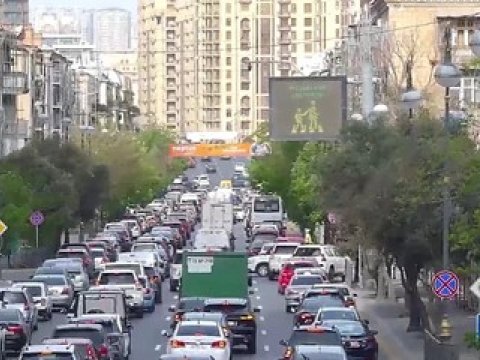 Bakıda tıxac olan yolların sayı artıb - SİYAHI