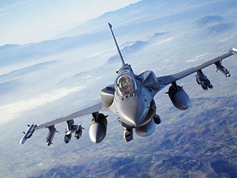 İlk F-16-lar Pasxadan sonra Ukraynada olacaq