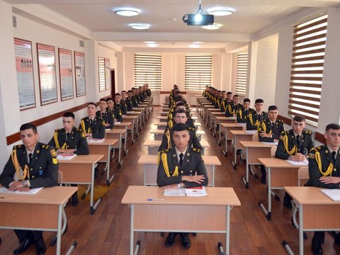 Hərbi attaşelər DQ-nin Ali Hərbi Məktəbində - FOTOLAR