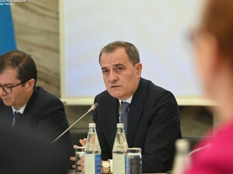 Ceyhun Bayramov UNESCO üzrə Milli Komissiyaların rəhbərləri ilə görüşdü