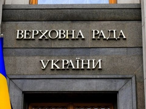 Jurnalistlərin parlamentə çıxışı bərpa olunur