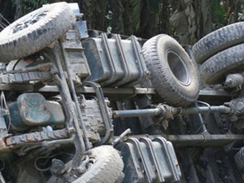 Kəlbəcərdə yük maşını aşdı - Türkiyə vətəndaşı öldü
