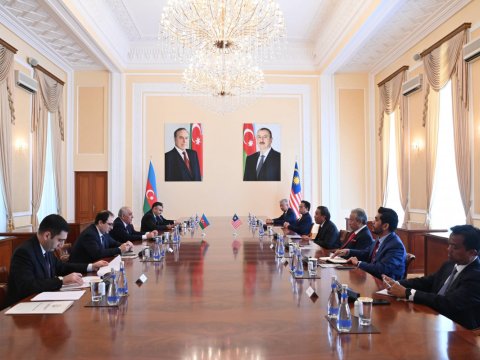 Əli Əsədov Malayziyanın Parlament Senatının prezidenti ilə görüşdü