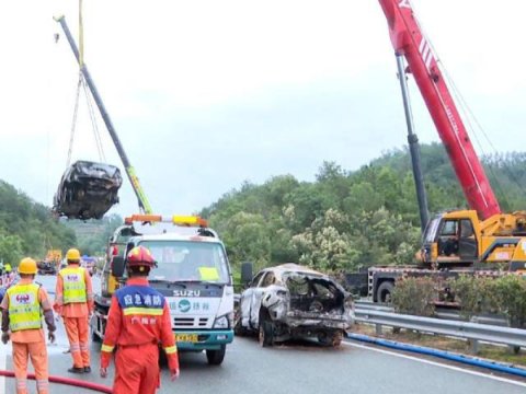 Yol çökməsində ölənlərin sayı 36-ya çatdı