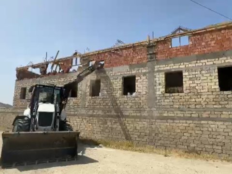 Kürdəxanıda evin mansarı söküldü - VİDEO