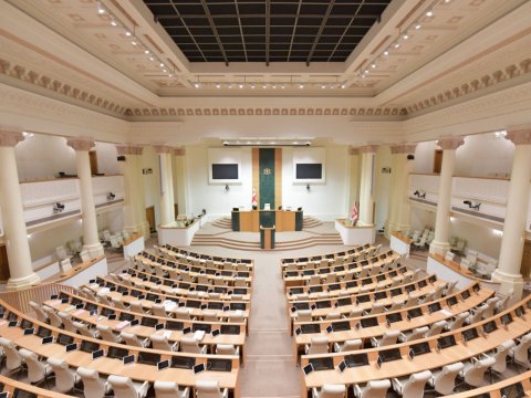 Etirazlara görə parlamentin bütün iclasları LƏĞV OLUNUB