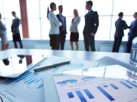 İsveç dördgünlük iş həftəsinə KEÇİR