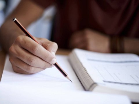 Xaricdə ali təhsil almış 189 nəfər imtahandan keçdi