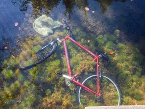 Velosipedçi çaya düşüb öldü 