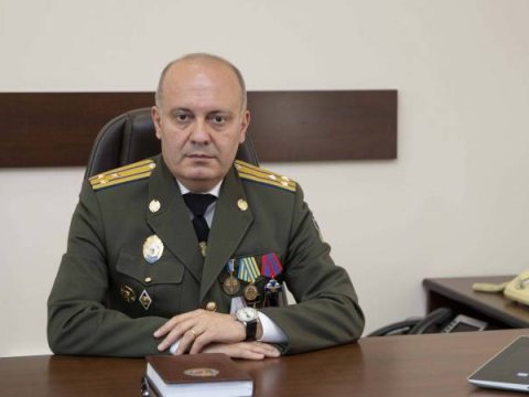 Milli Təhlükəsizlik Xidmətinin eks-direktoru kilsəni dəstəklədi - Paşinyana qarşı