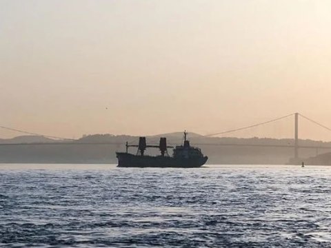 İstanbul boğazı gəmilərin hərəkəti üçün bağlandı