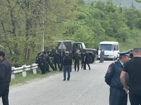 Geodeziyaçılar Kirants kəndinə gəliblər